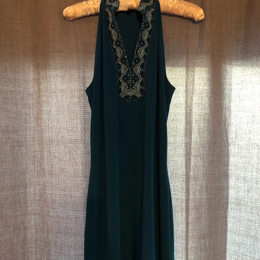 WHBM EMBROIDERED SHIFT DRESS
